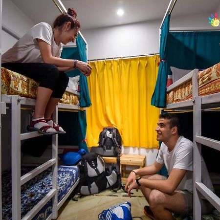 Gostops Agra - Rooms & Dorms Екстериор снимка